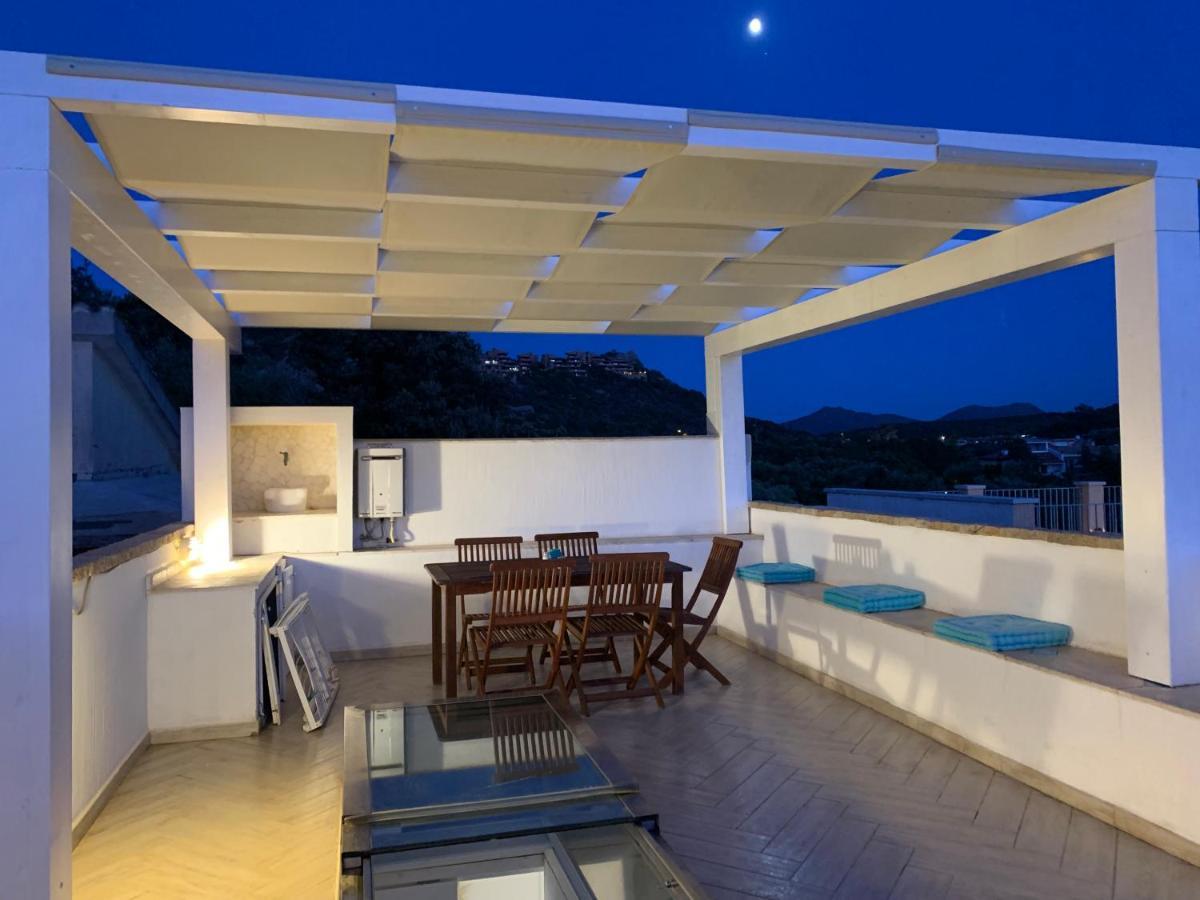 Giglio Apartment Vista Mare E Parcheggio Privato Porto Rotondo Luaran gambar