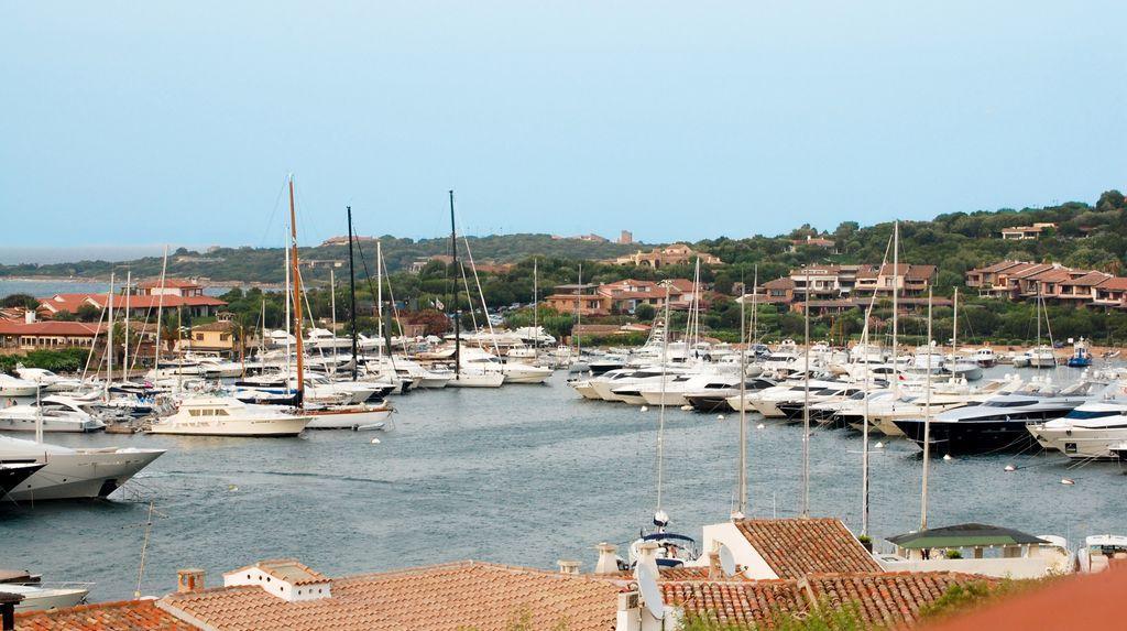 Giglio Apartment Vista Mare E Parcheggio Privato Porto Rotondo Luaran gambar